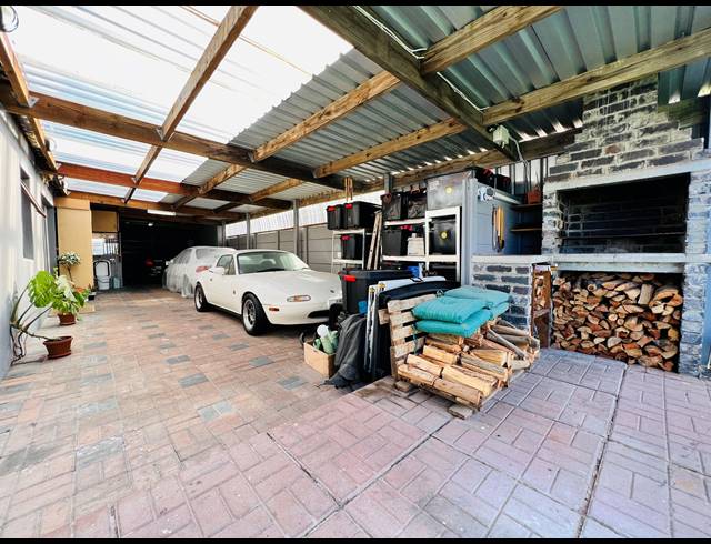 3 BEDROOM HOUSE FOR SALE IN STRANDFONTEIN